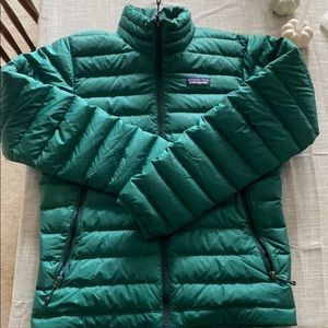 Men’s Patagonia puff jacket